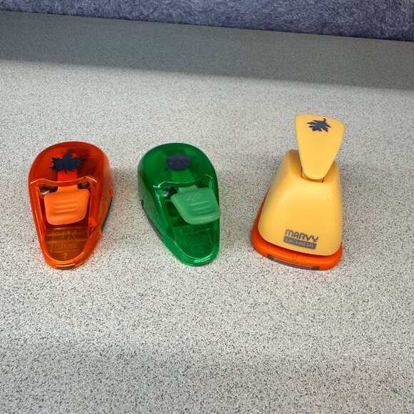 Lot of 11 Assorted Craft Paper Punches Set - Shapes Include Leaf Heart & More - Picture 3 of 13